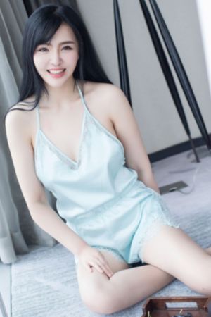 三及黄色